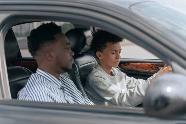 Maîtriser l'assurance voiture pour jeune conducteur à prix compétitif